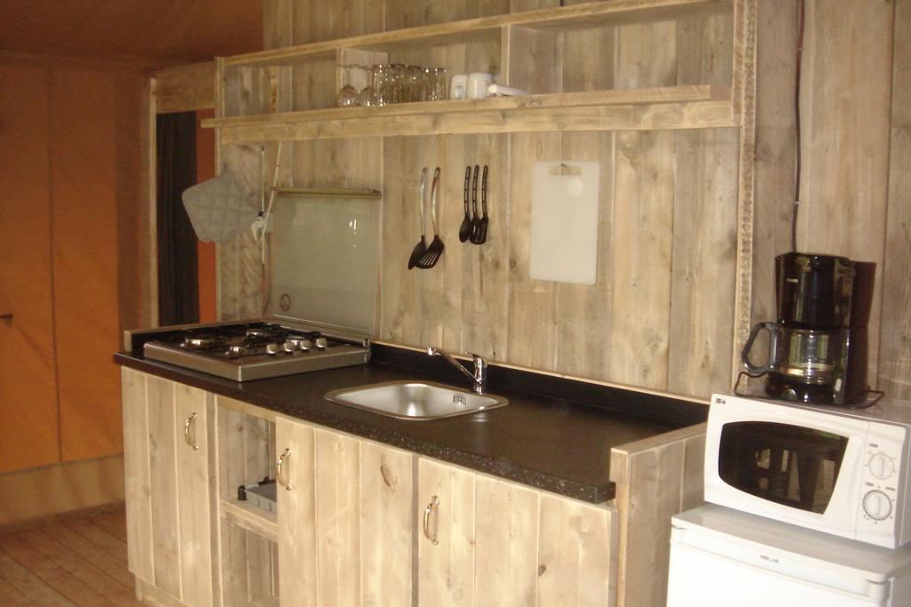 Camping De La Bonnette Caylus 部屋 写真